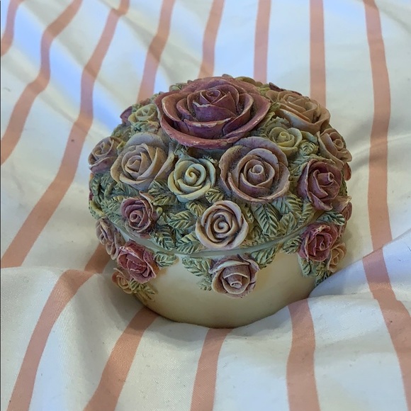 Vintage Jewelry Holder - Picture 3 of 3